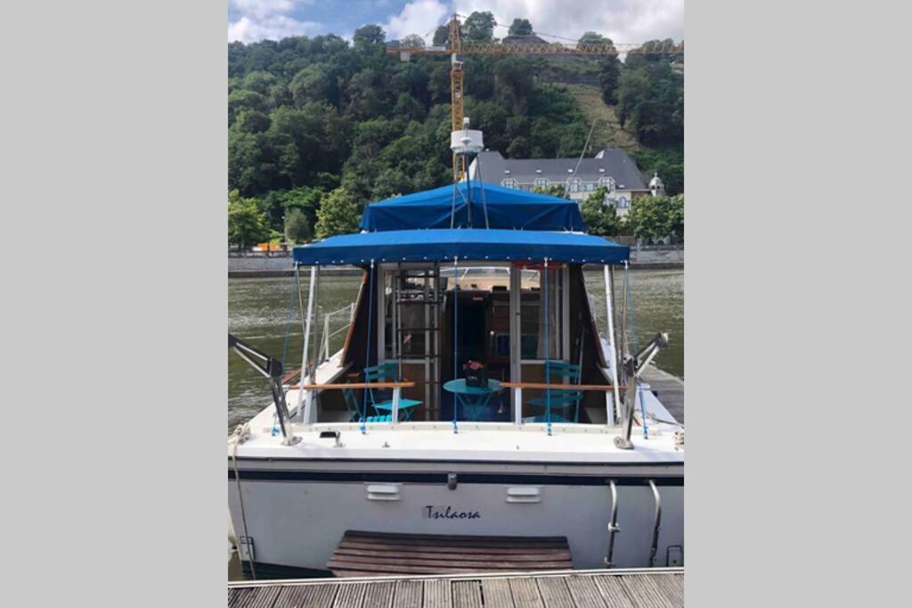 ホテルBateau  Tsilaosa Au Coeur De ナミュール エクステリア 写真